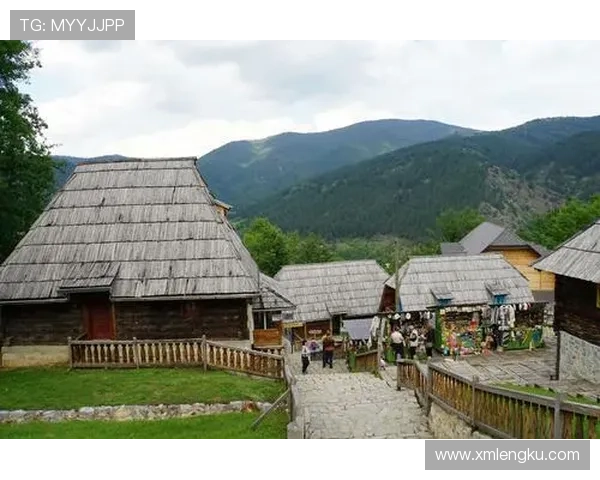 圣诞夜怪谭中幽影重临追寻古镇深藏往事背后的离奇真相 圣诞夜怪谭中幽影重临追寻古镇深藏往事背后的离奇真相