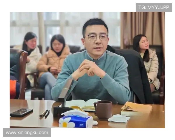 撒贝宁时间：当智慧与幽默碰撞，一场思想的奇幻漂流